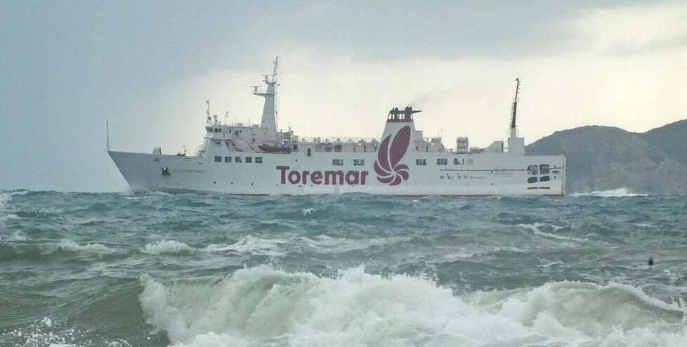 Un traghetto della Toremar (foto Paolo Barlettani)
