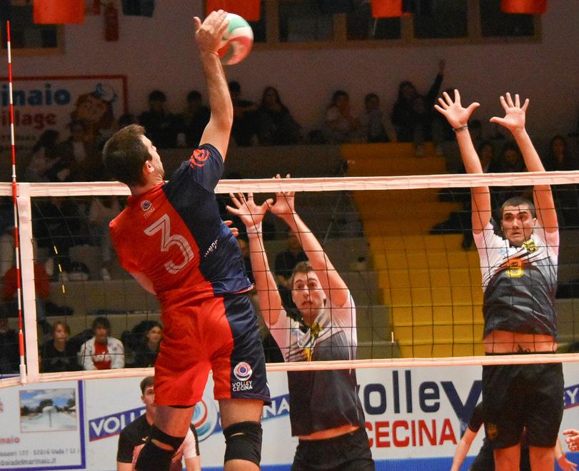 Una schiacciata della Sacma durante una gara di questo campionato (foto Marco Vedovi)