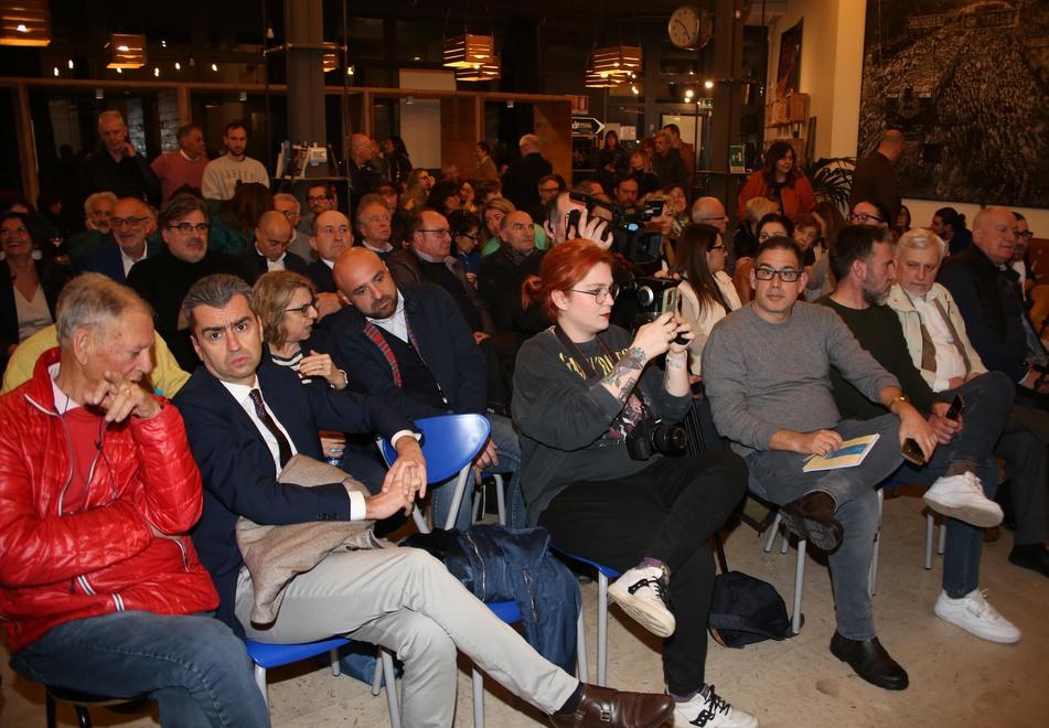 Elezioni, primo confronto tra i candidati: il tema rovente è la zona stazione