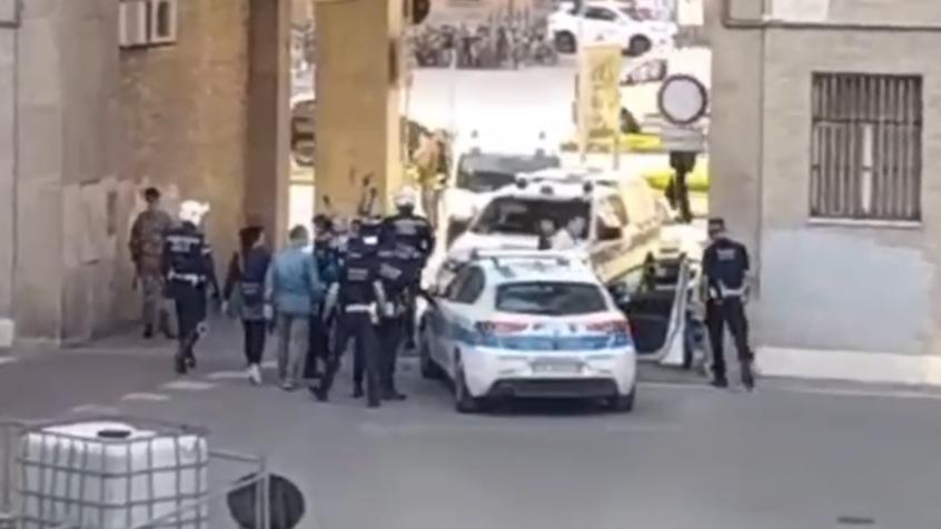 Ferrara, il controllo antispaccio degenera, intervento massiccio