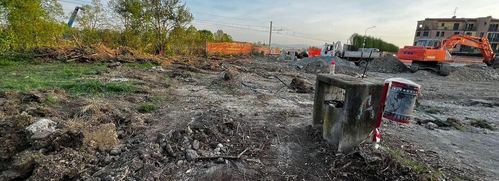 Modena, al parco Amendola il parcheggio si “mangia” una parte del verde