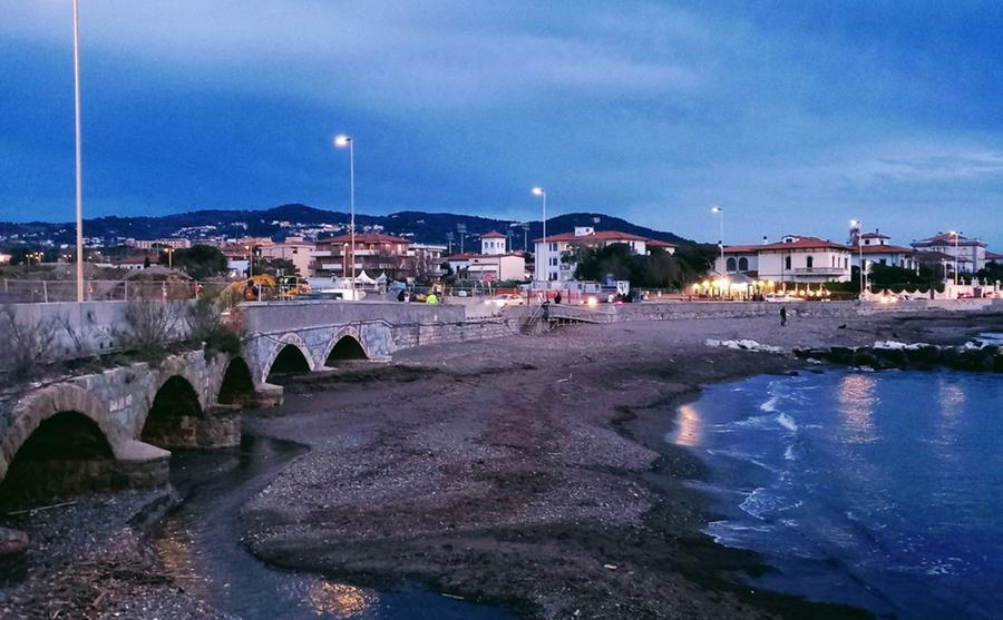 Buona domenica Livorno con i Tre Ponti di Alba