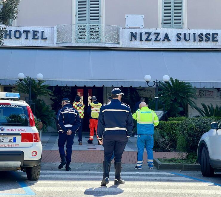 Una fase dei soccorsi venerdì mattina (foto Nucci)