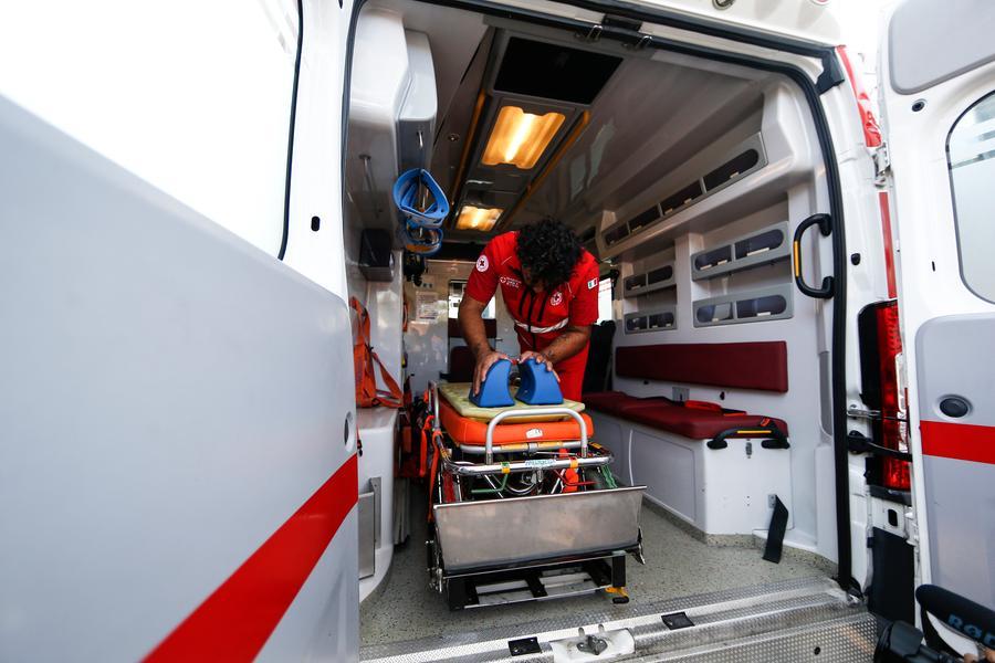 Perde il controllo dell’auto che si ribalta sulla 131 Dcn all’altezza di Aidomaggiore: conducente in ospedale