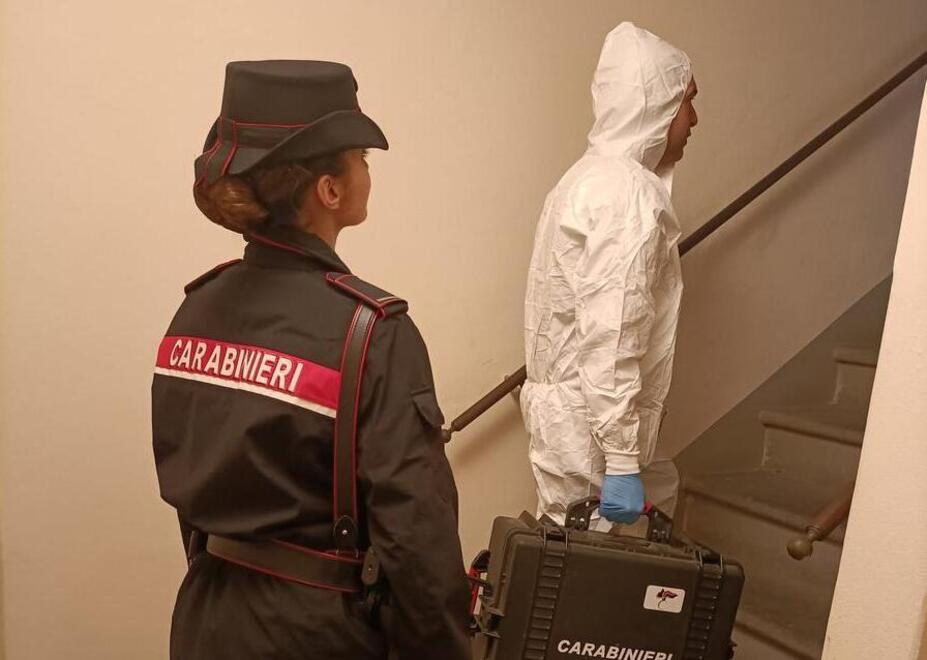 Scrittore aggredito a Lucca, le accuse al medico indagato per tentato omicidio: «Prima il sonnifero, poi i pugni». I soldi il movente