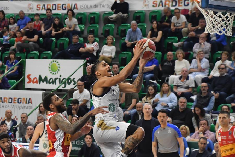 
	Dinamo-Pesaro <em>(foto Mauro Chessa)</em>

