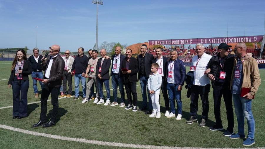 Gli eroi granata dell'impresa di 30 anni fa (foto Franco Silvi)