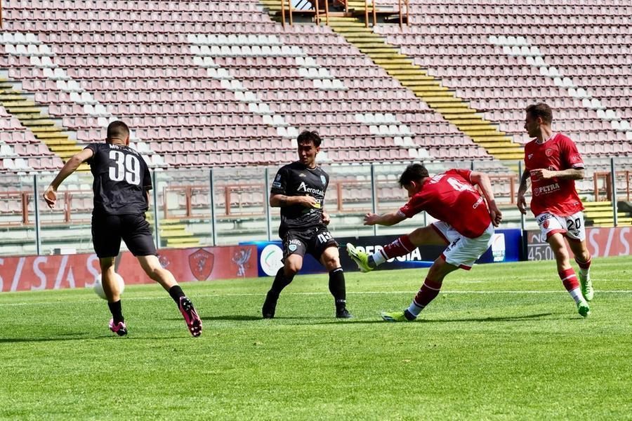 Serie C, ennesimo ko per l’Olbia: 3-0 in casa del Perugia