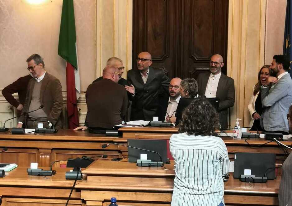 Livorno, l’ok al Piano operativo arriva nella notte dopo una votazione contestata: «Passo verso il futuro»