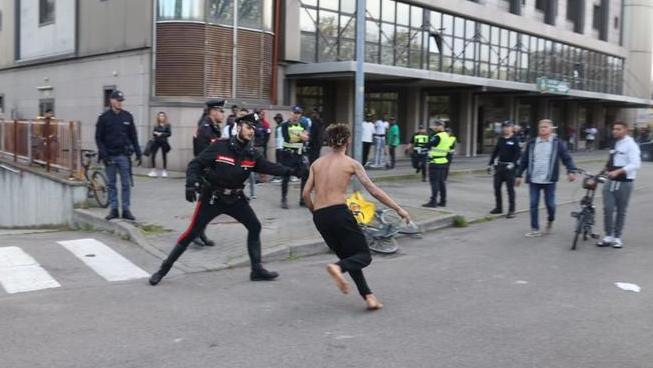 Modena, maxirissa in viale delle Costellazioni