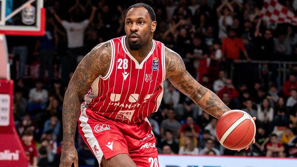 Unahotels, duello decisivo