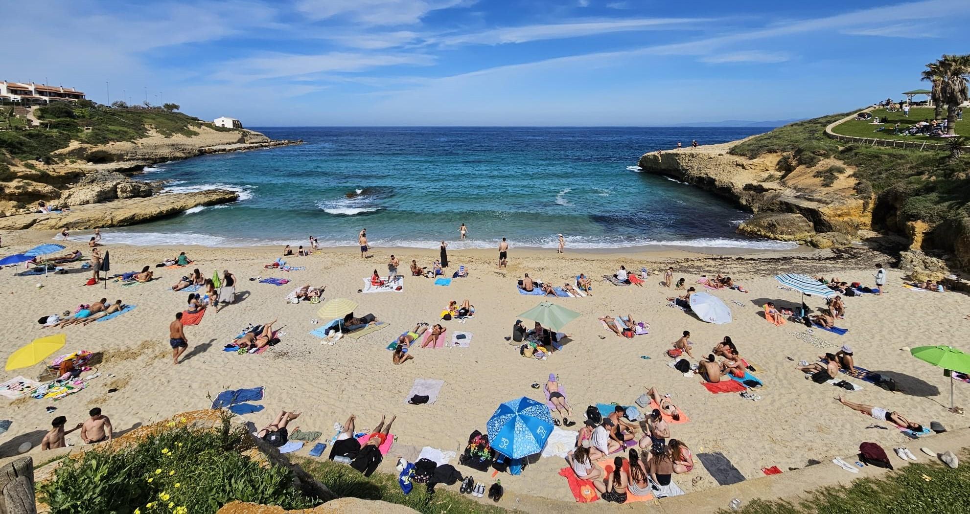 Aprile sembra giugno: in Sardegna anticipo d’estate e spiagge affollate 