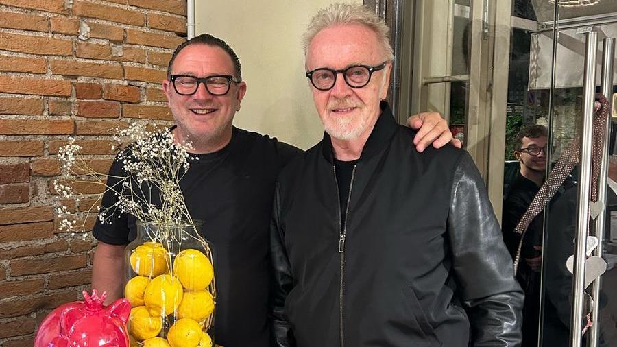 Il titolare Fabio Barnini insieme a Umberto Tozzi