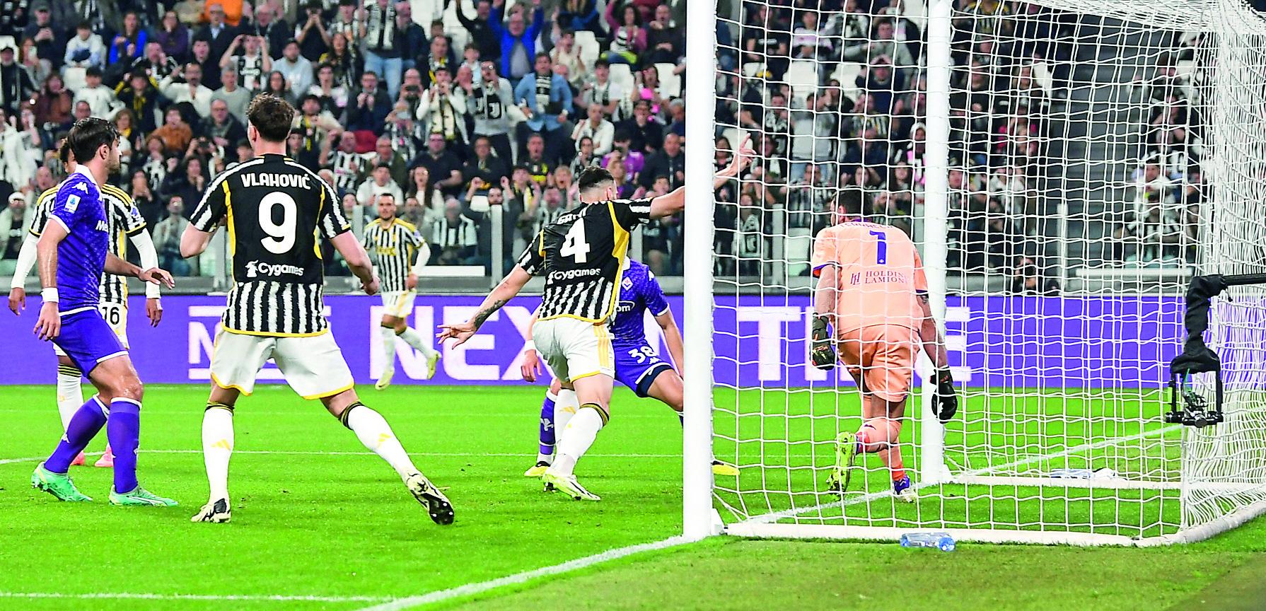 C'è tanta Juve per la Fiorentina: Gonzalez si ferma ancora sul palo