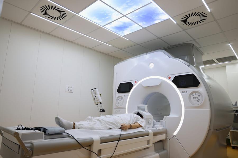 Ferrara, claustrofobica e risonanza aperta: «Che caos per ottenere l’esame»