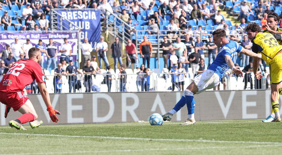 La terza rete del Brescia con Moncin