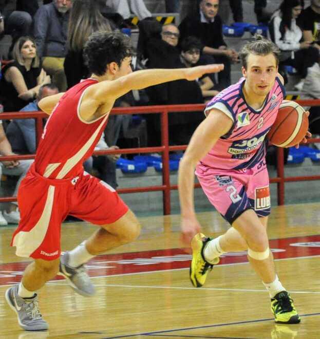 Un’azione del match tra Bama e Don Bosco Livorno, terminato con la vittoria degli ospiti ai supplementari (Foto Pierluigi Fattori)
