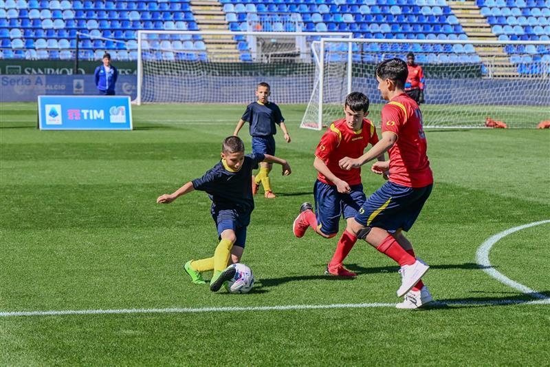 Bambini in campo contro il razzismo alla Domus di Cagliari