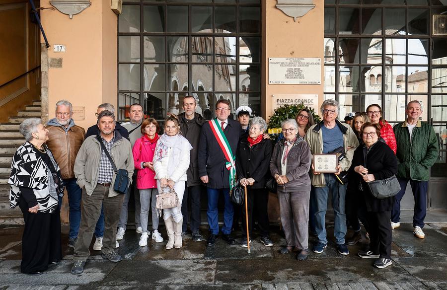 Modena, i parenti delle vittime ricordano l’eccidio di piazza Grande
