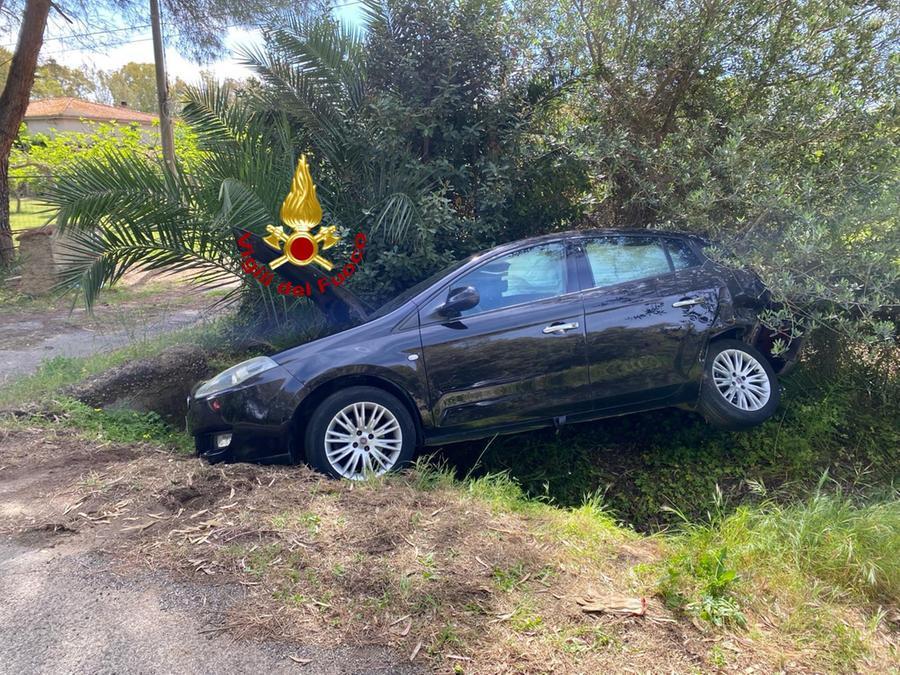 Alghero, incidente sulla provinciale 5m: due persone accompagnate al pronto soccorso