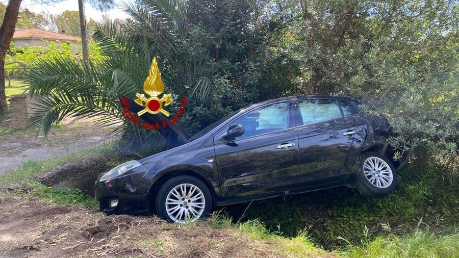 Alghero, incidente sulla provinciale 5m: due persone accompagnate al pronto soccorso