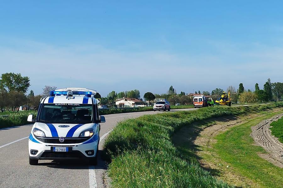 Schianto in moto a Lido Nazioni, il 49enne è gravissimo