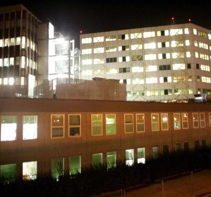 Cade dal fasciatoio e sbatte la faccia: bimbo finisce all’ospedale di Parma