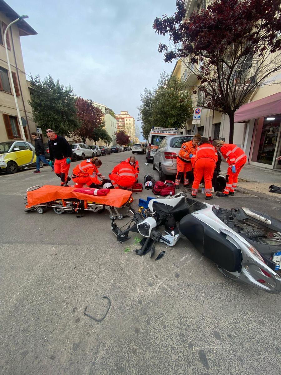 Sassari, scontro fra auto e scooter stamattina in via Principessa Maria: due feriti