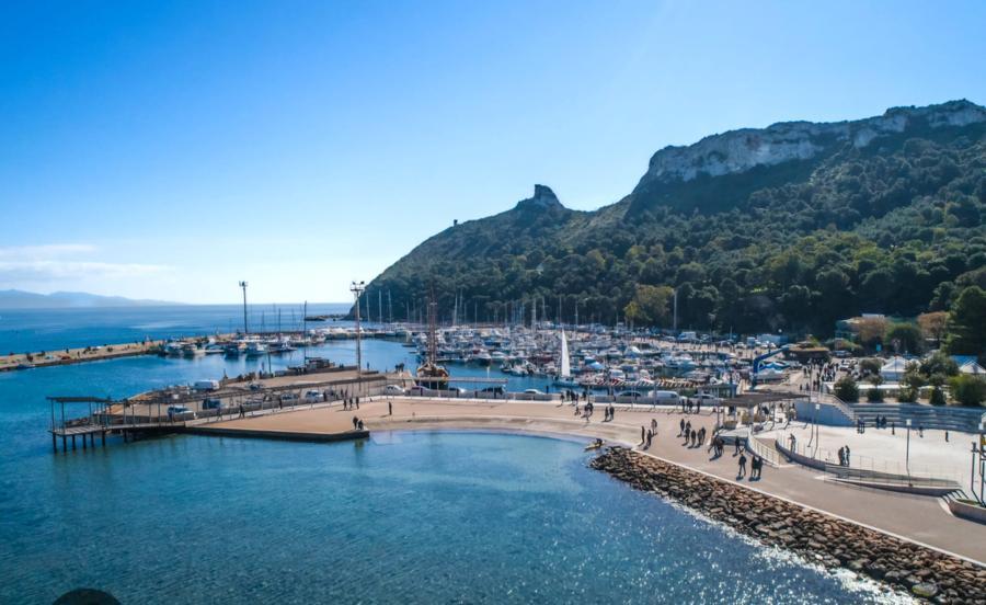 Cagliari, un corpo senza vita trovato in mare sotto la Sella del Diavolo