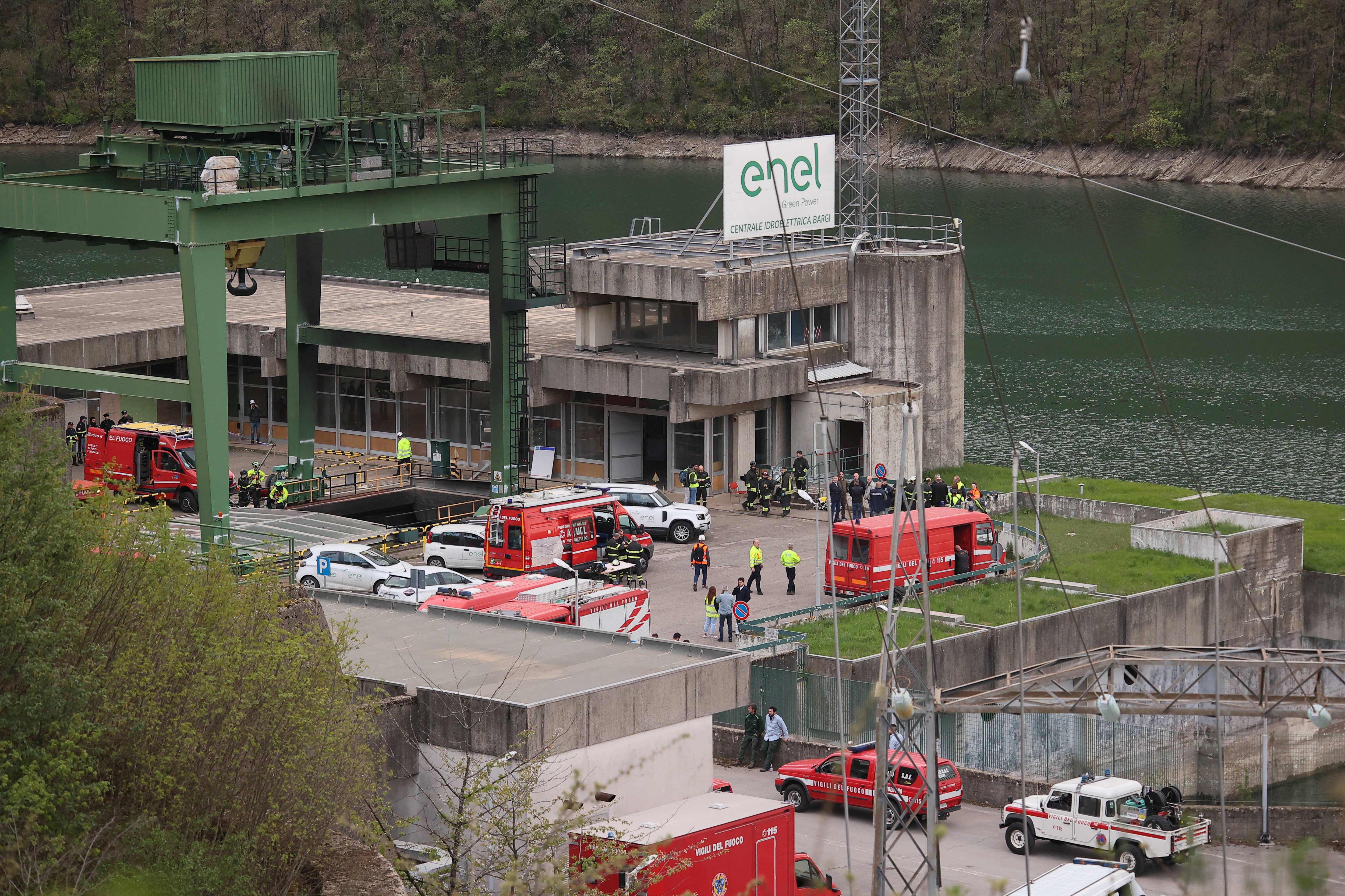 Esplosione a Suviana, il titolare del ristorante vicino alla centrale: «Venivano a mangiare qui, prego per quei ragazzi»