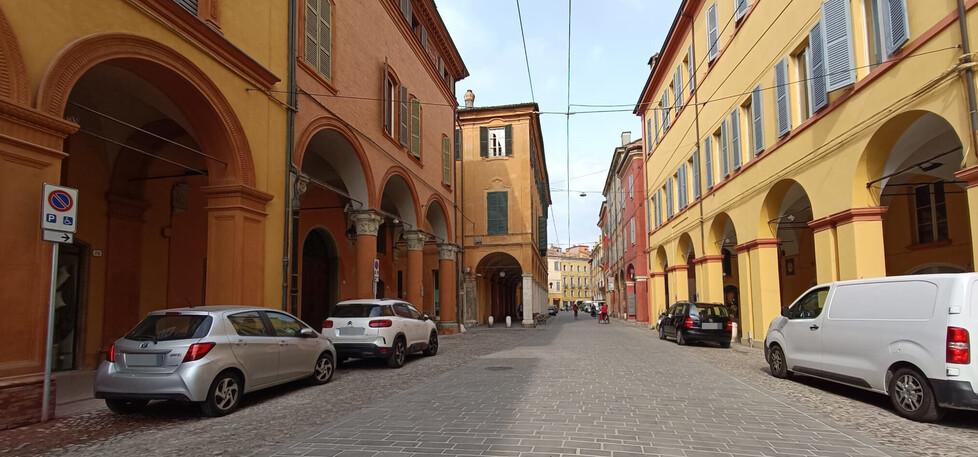 Modena, la protesta: «Corso Canalchiaro è invivibile. A quando la pedonalizzazione?»<br type="_moz" />
