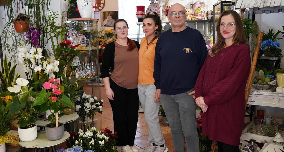 A Livorno dall'Arcobaleno sbocciano fiori: «Noi una luce del rione, ma servono più tutele»<br>
