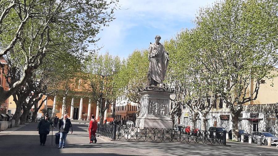 «Piazza XX sta morendo, aiutateci». Commercianti e residenti protestano