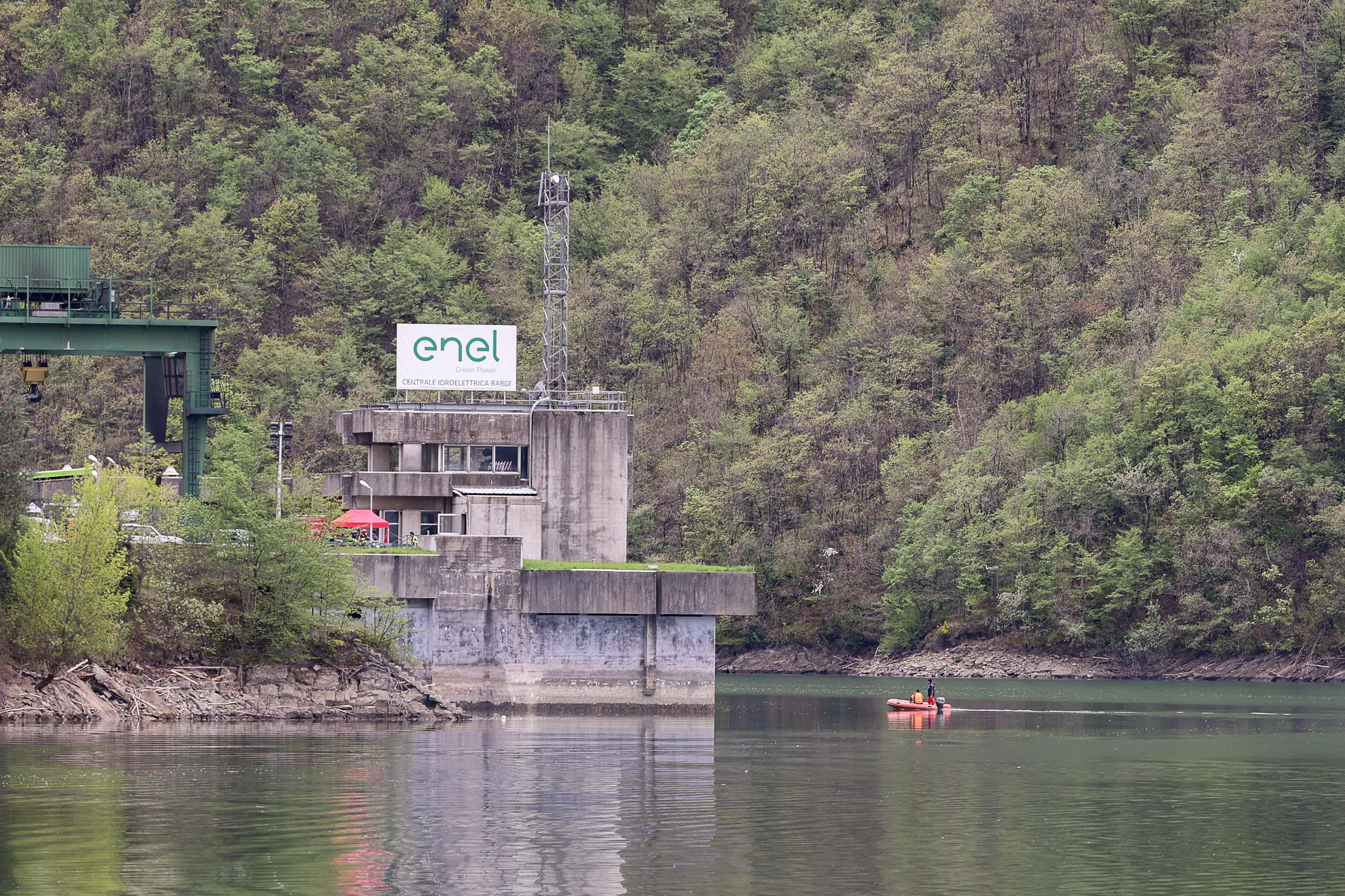 Tragedia di Suviana: i sessanta studenti di Vignola in gita al lago: «Un forte boato, poi il fumo»<br type="_moz" />
