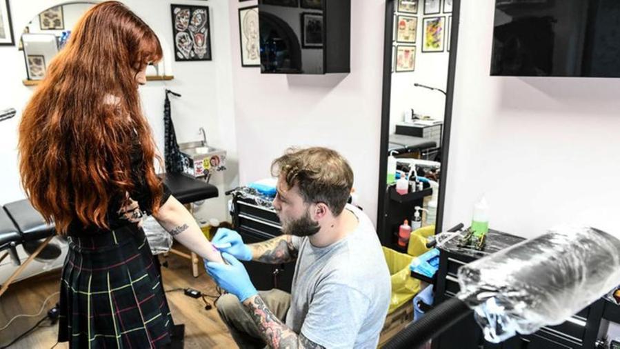 Lucca capitale dei tatuatori: maxi evento al Polo Fiere, le date e il programma completo