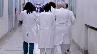 Ferrara, in un anno 142 aggressioni a medici e infermieri. Il piano di Ausl e Sant'Anna per correre ai ripari