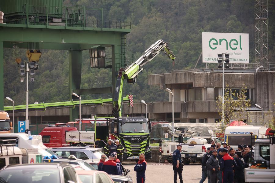La centrale-trappola restituisce tre dispersi: «La morte li ha sorpresi mentre fuggivano»