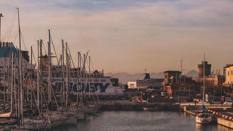 Livorno e il suo porto mediceo: buon venerdì da Arianna Nosellotti