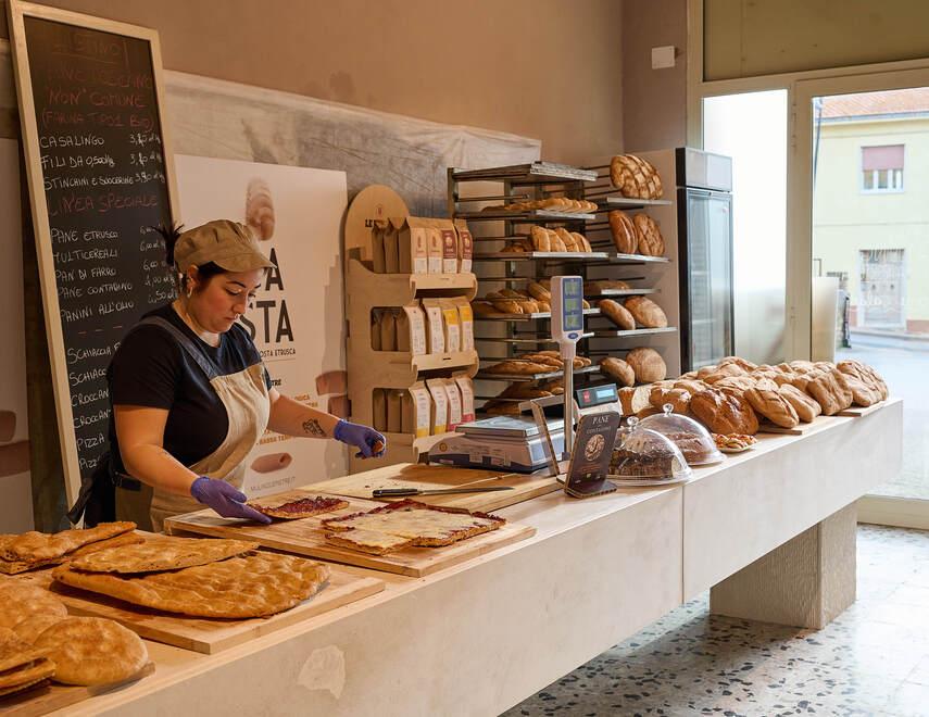 L’interno del nuovo forno a Suvereto