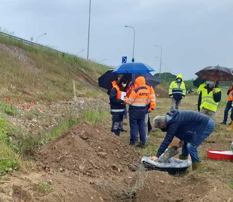 Raccolta di terreno contenente Keu lungo la regionale 429 a Empoli