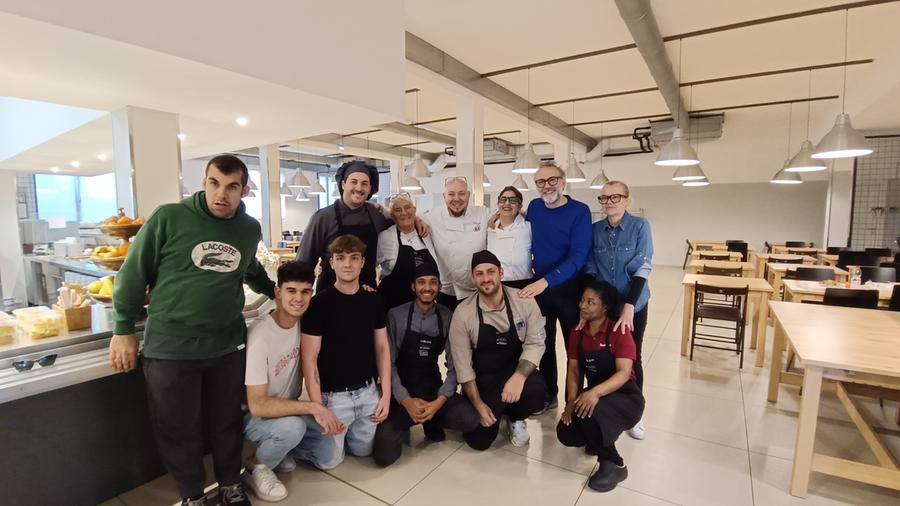 Rinasce il “Refettorio Modena” con chef Bottura: oltre 350 pasti per i bisognosi