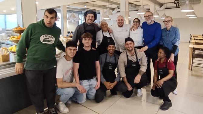 Rinasce il “Refettorio Modena” con chef Bottura: oltre 350 pasti per i bisognosi