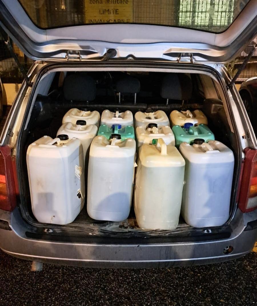 Gualtieri, fermati con 300 litri di gasolio rubato: denunciati