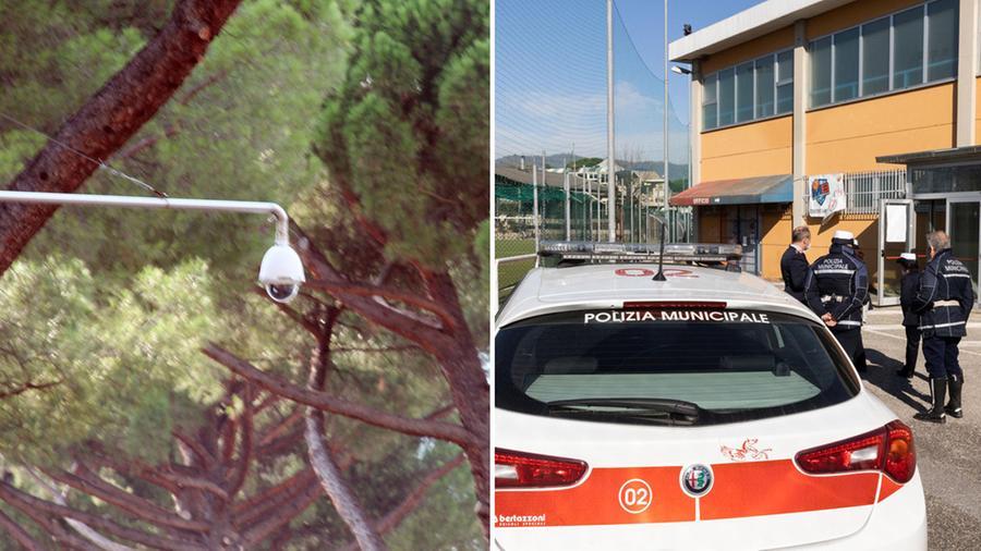 
	A sinistra una telecamera del sistema comunale, nella foto a destra agenti della polizia municipale di Montecatini (foto Nucci)

