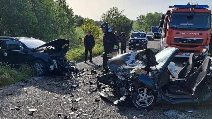 Villamar, scontro frontale tra due auto: due giovani feriti