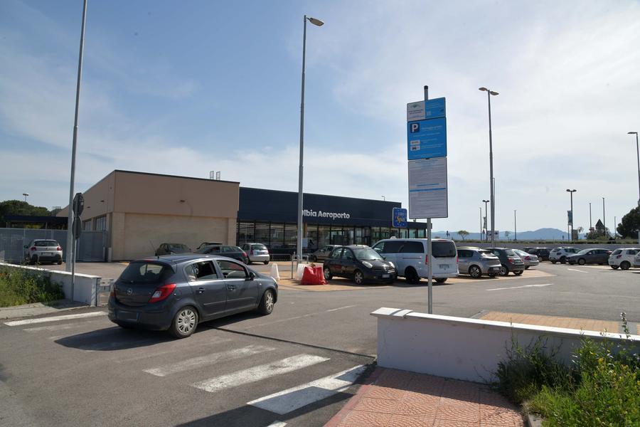 Olbia, sosta troppo lunga in area privata: il discount multa gli automobilisti