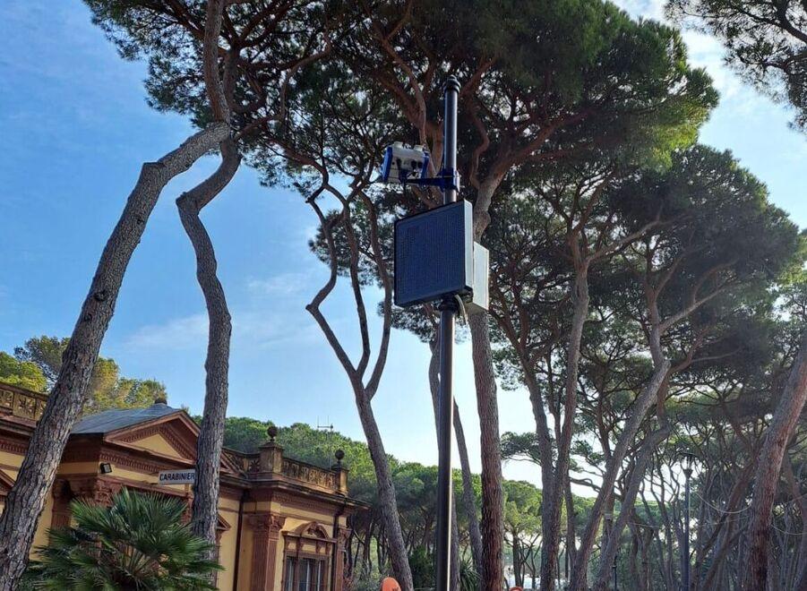 Accesso delle auto in pineta il Comune vara le telecamere