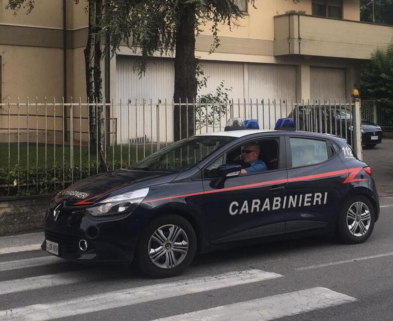 
	Un'auto dei carabinieri (foto d'archivio)

