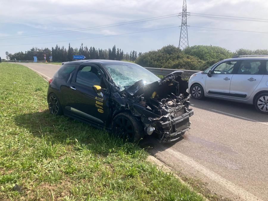 Sassari, scontro tra un’auto e un furgone: un ferito