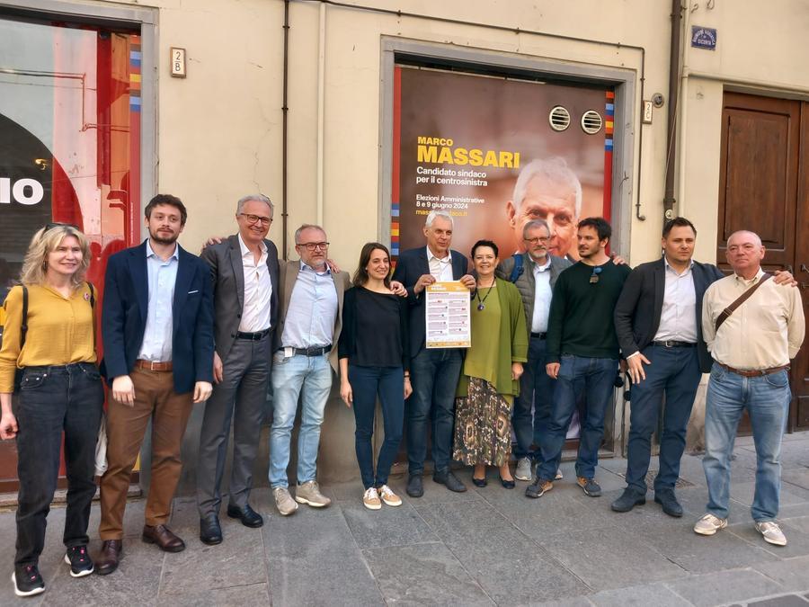 Reggio Emilia, campo larghissimo per Massari: la coalizione firma un patto in 10 punti